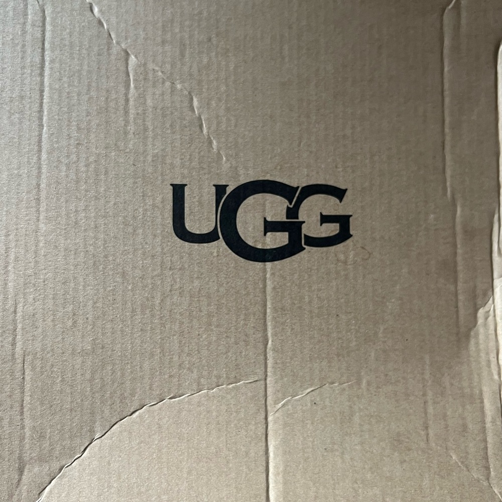 UGG Women’s Bailey Button Snaps - Picture 3 of 3